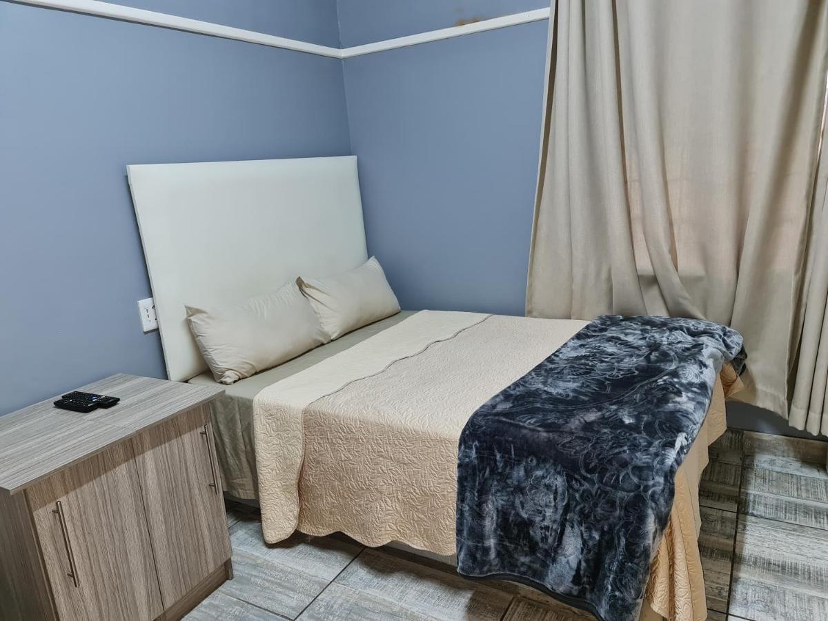10 Florence street Oakdale Belliville 7530 cape town south African Extérieur photo