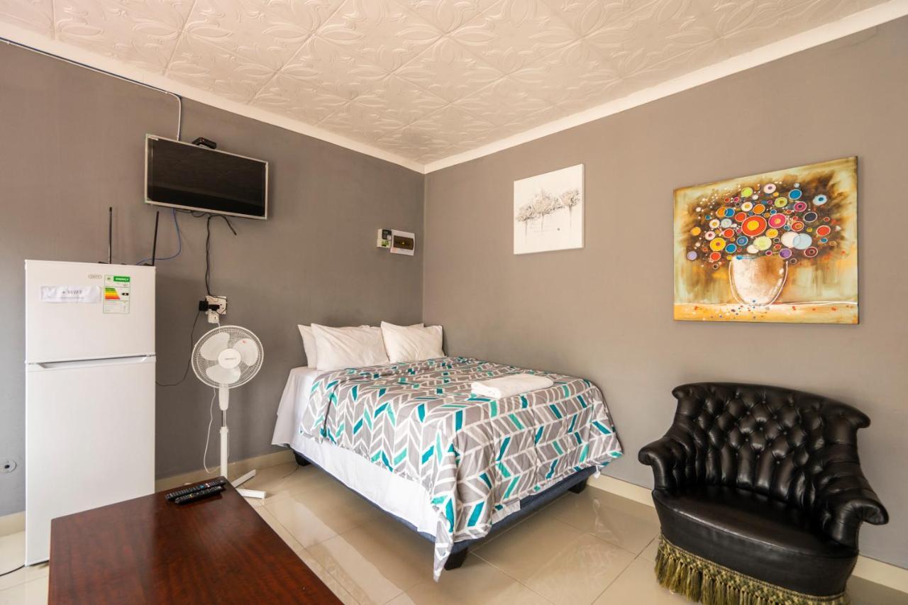 10 Florence street Oakdale Belliville 7530 cape town south African Extérieur photo